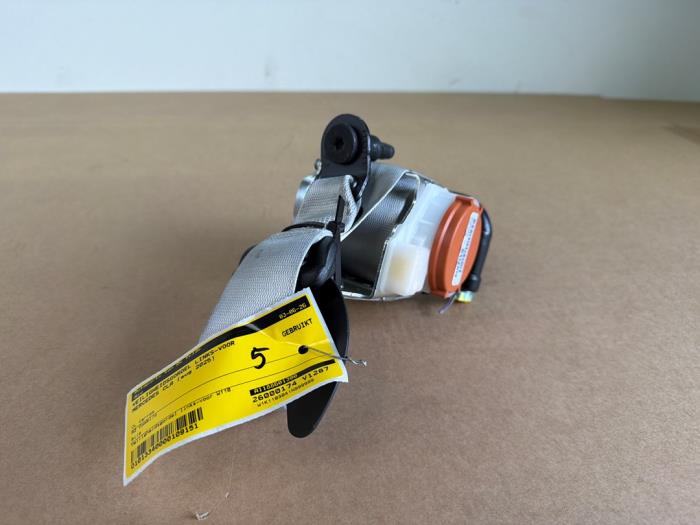 Cinturón de seguridad izquierda delante Mercedes CLA