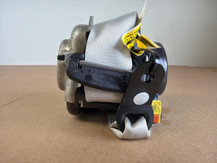 Rear seatbelt, left Mercedes CLA