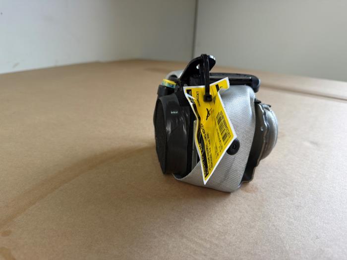 Rear seatbelt, left Mercedes CLA