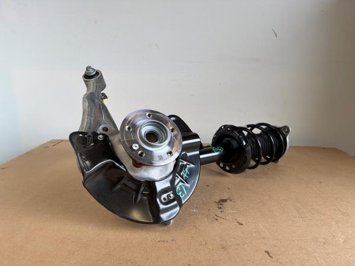 Achsschenkel links vorne Mercedes CLA