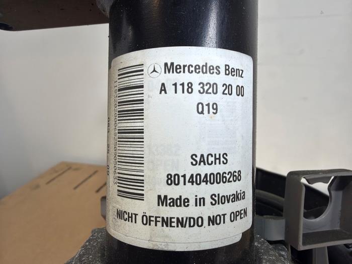 Knuckle, front right Mercedes CLA