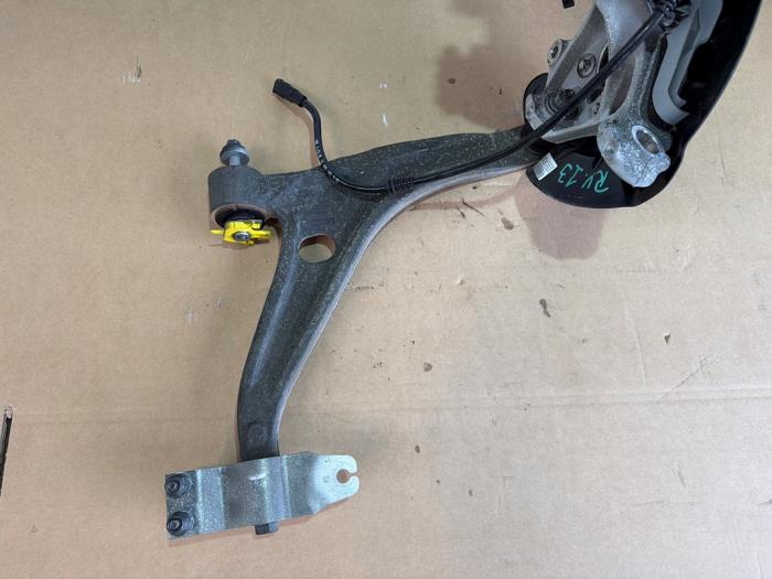 Knuckle, front right Mercedes CLA