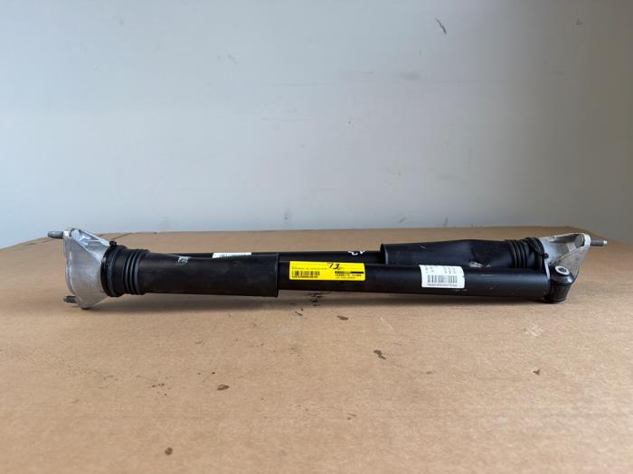 Shock absorber kit Mercedes CLA