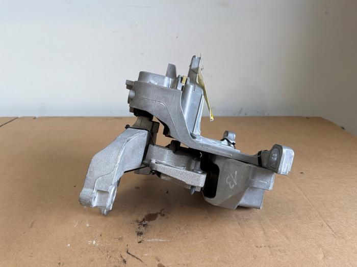 Engine mount Mercedes CLA