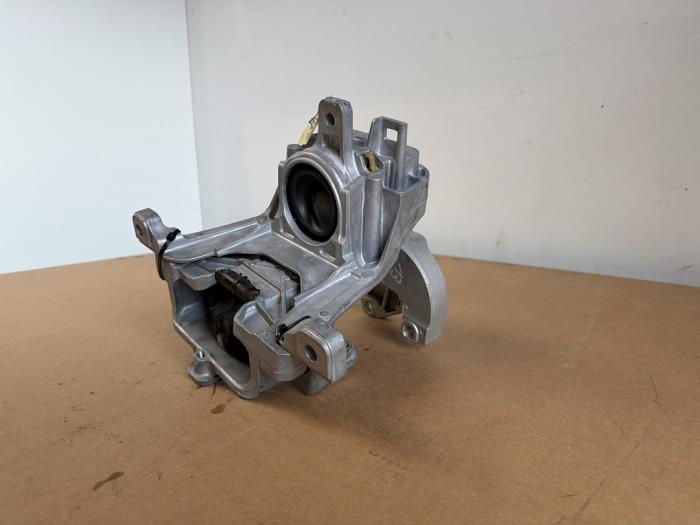 Engine mount Mercedes CLA