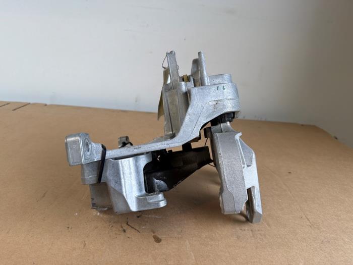 Engine mount Mercedes CLA