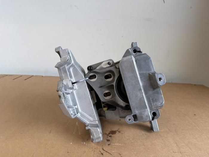 Engine mount Mercedes CLA