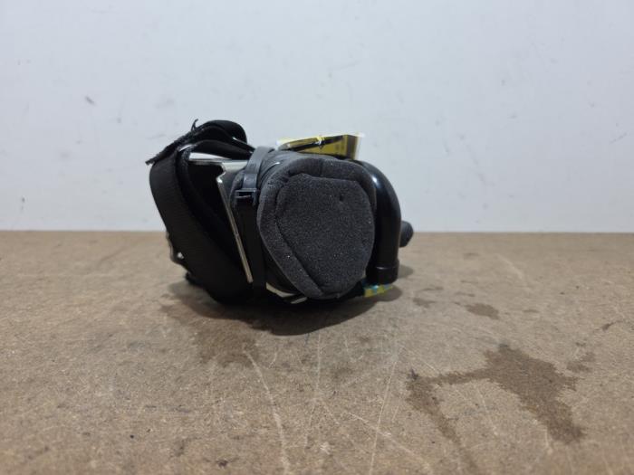 Rear seatbelt, left Mercedes GLA
