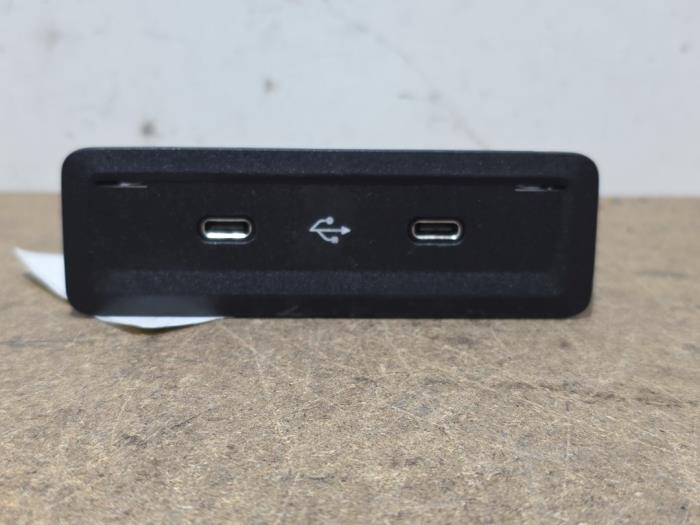 AUX / USB-Anschluss Mercedes GLA
