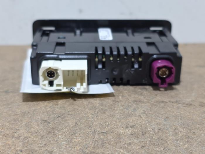 Conexión AUX-USB Mercedes GLA