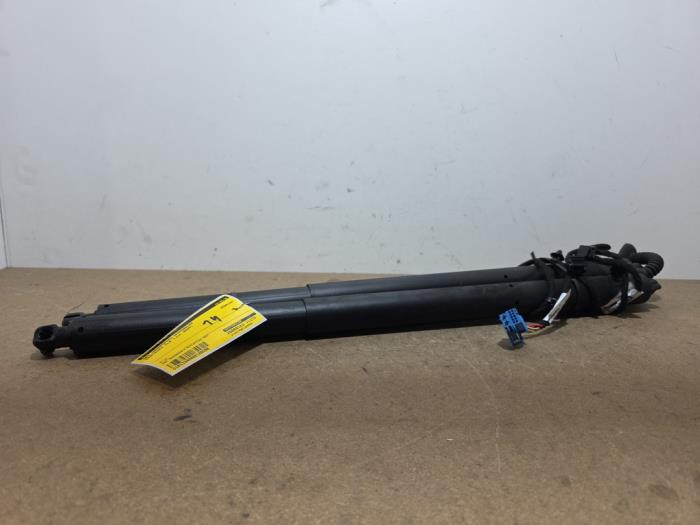 Set of tailgate gas struts Mercedes GLA