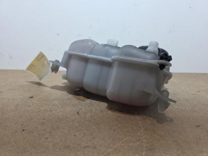 Expansion vessel Mercedes GLA