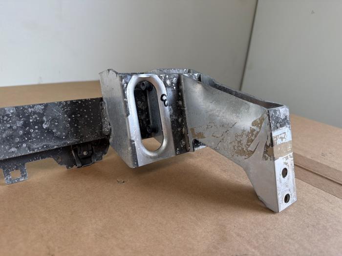 Radiatorbalken Mercedes EQB