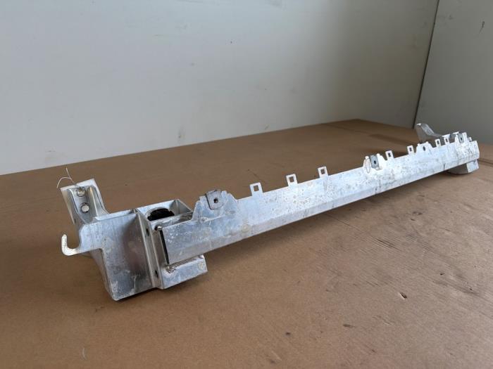 Radiatorbalken Mercedes EQB