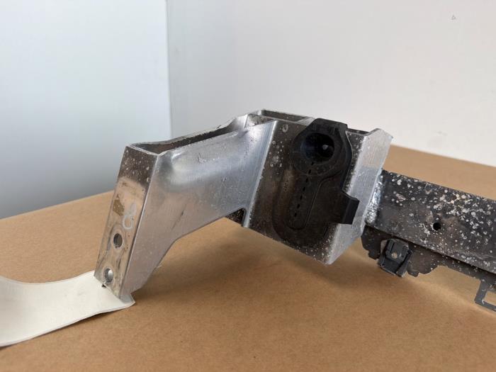 Radiatorbalken Mercedes EQB
