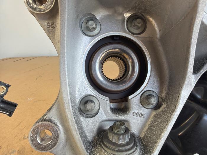 Knuckle, front right Mercedes CLA