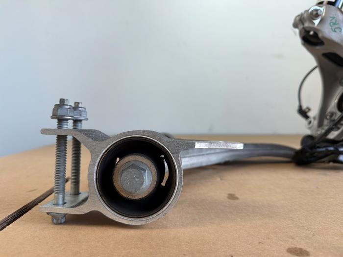 Knuckle, front right Mercedes CLA