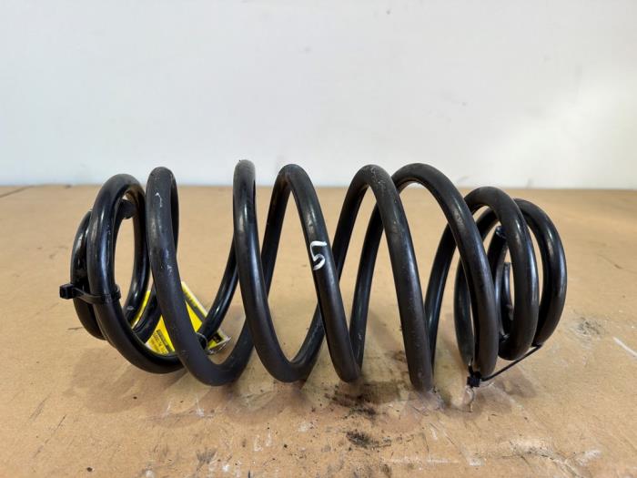 Schraubenfeder hinten Mercedes CLA