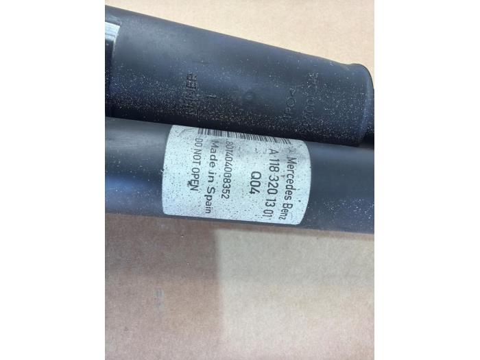 Shock absorber kit Mercedes CLA