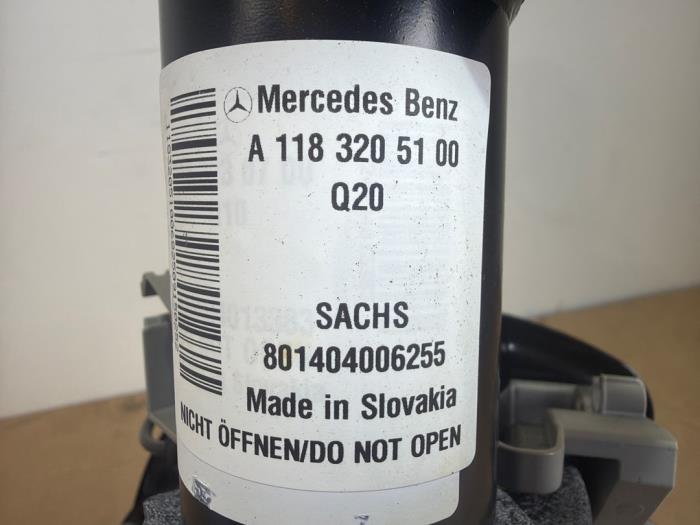 Knuckle, front left Mercedes CLA