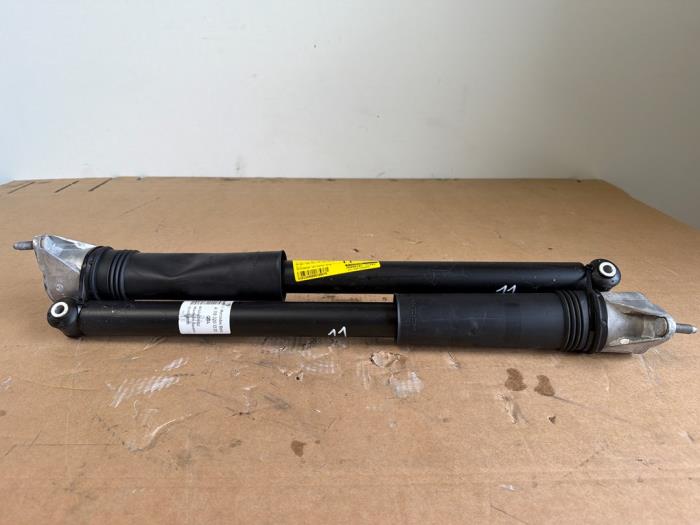 Shock absorber kit Mercedes CLA