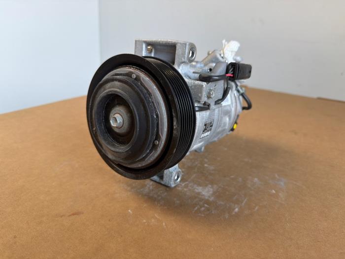 Pompe clim Mercedes CLA
