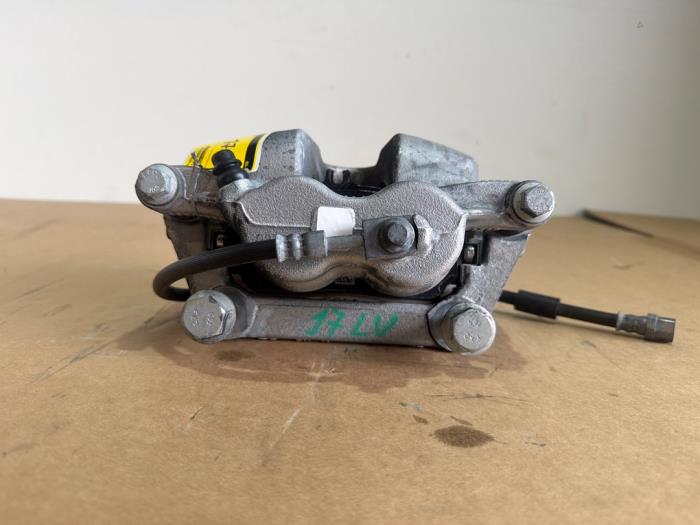 Pinza de freno izquierda delante Mercedes CLA