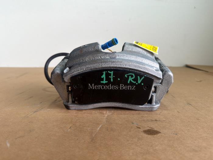 Pinza de freno derecha delante Mercedes CLA