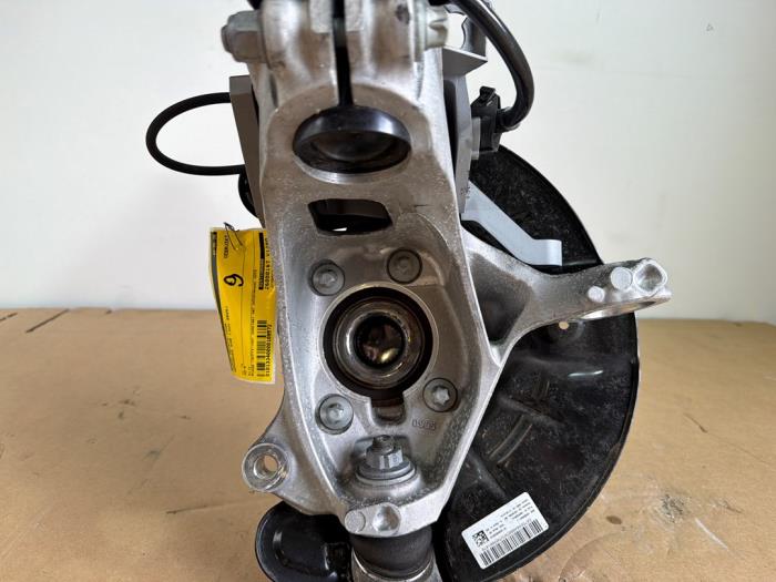 Knuckle, front right Mercedes EQB