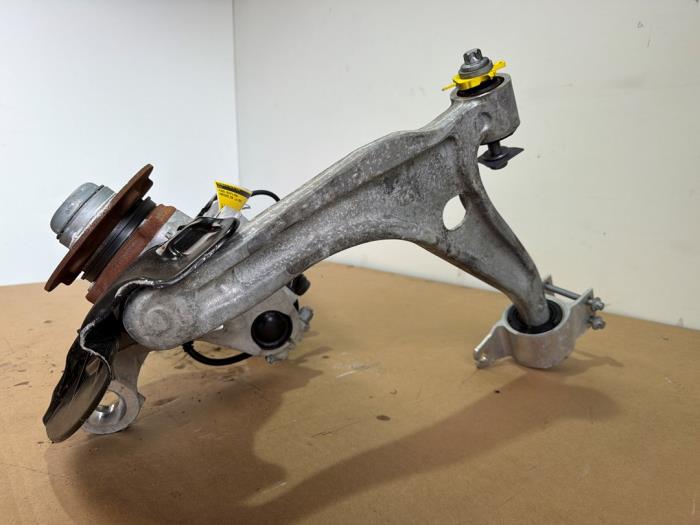 Knuckle, front right Mercedes EQB