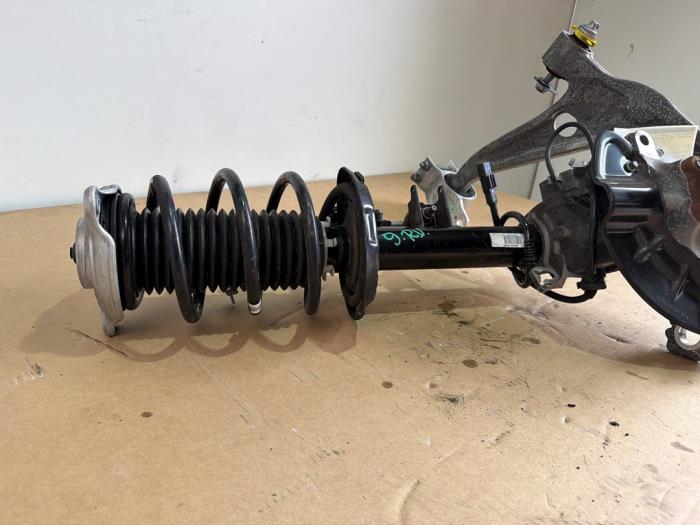 Knuckle, front right Mercedes EQB