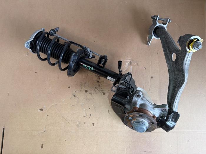 Knuckle, front right Mercedes EQB