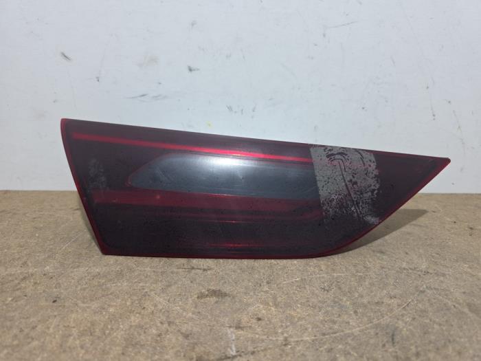 Luz trasera izquierda Mercedes CLA
