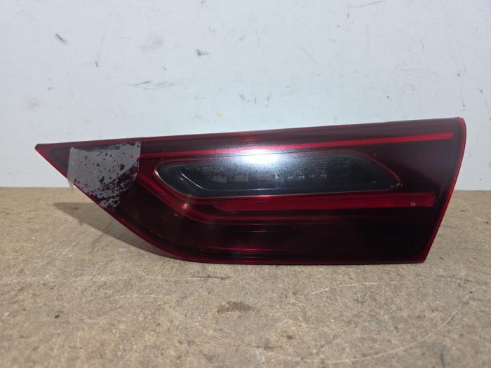 Luz trasera derecha Mercedes CLA