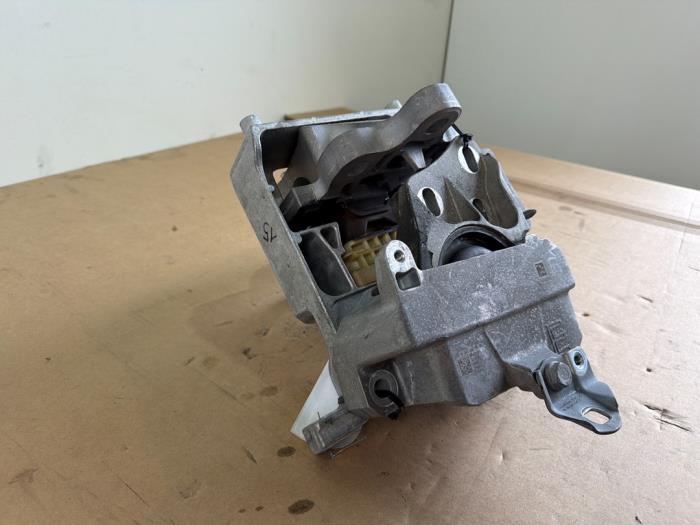 Soporte de motor Mercedes EQB