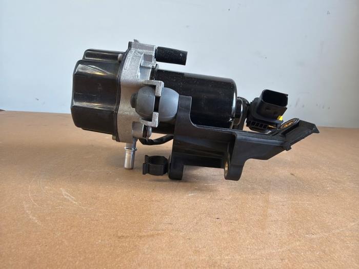 Varios Mercedes EQB