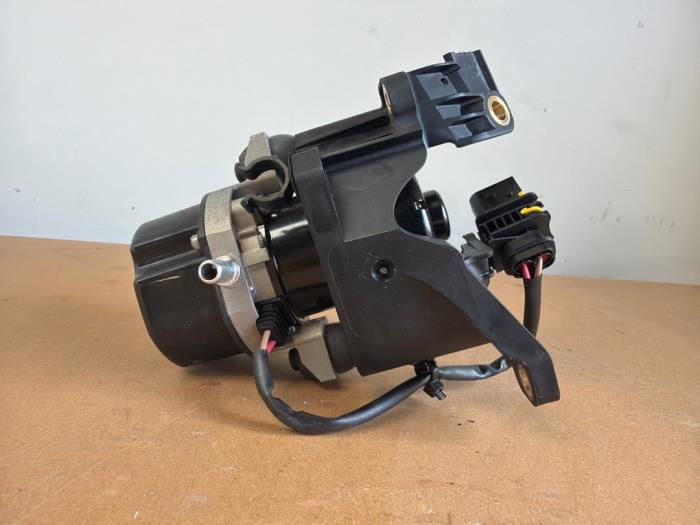 Varios Mercedes EQB