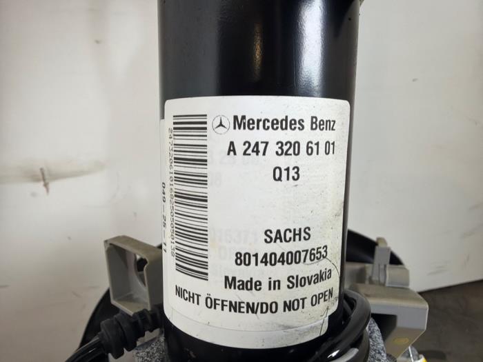 Knuckle, front left Mercedes GLA
