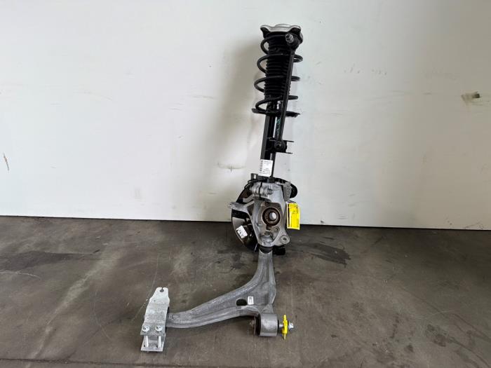 Knuckle, front left Mercedes GLA