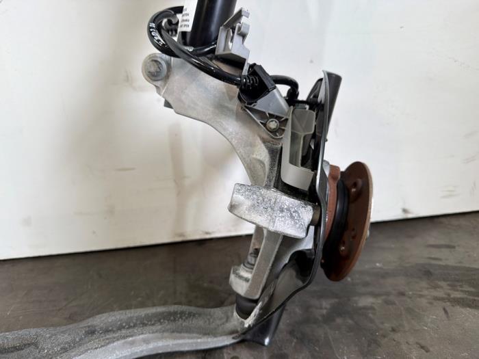 Mangueta de dirección derecha delante Mercedes GLA