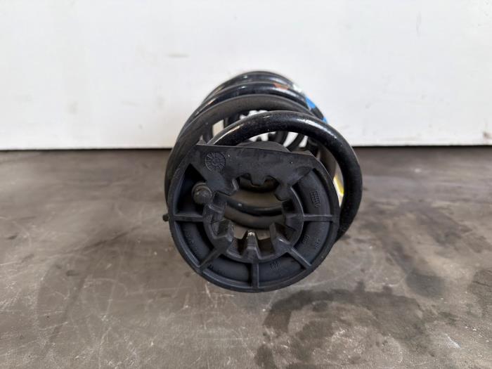 Rear coil spring Mercedes GLA