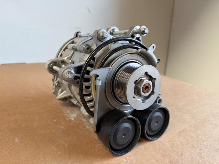 Dynamo Mercedes GLA