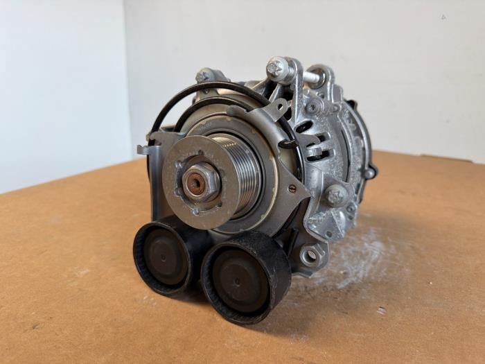 Dynamo Mercedes GLA