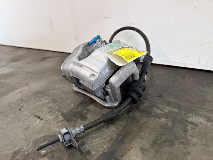 Pinza de freno derecha delante Mercedes GLA