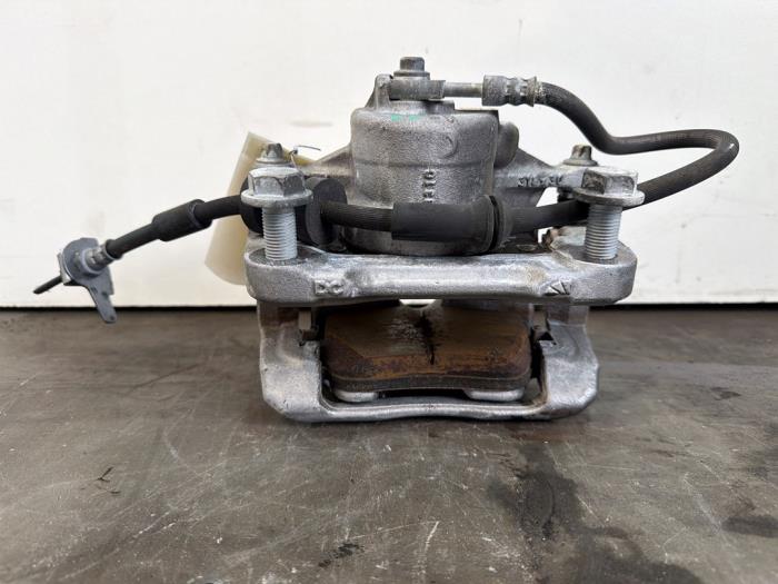 Pinza de freno derecha delante Mercedes GLA