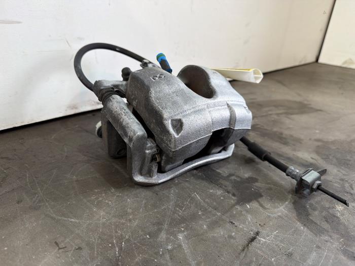 Pinza de freno derecha delante Mercedes GLA