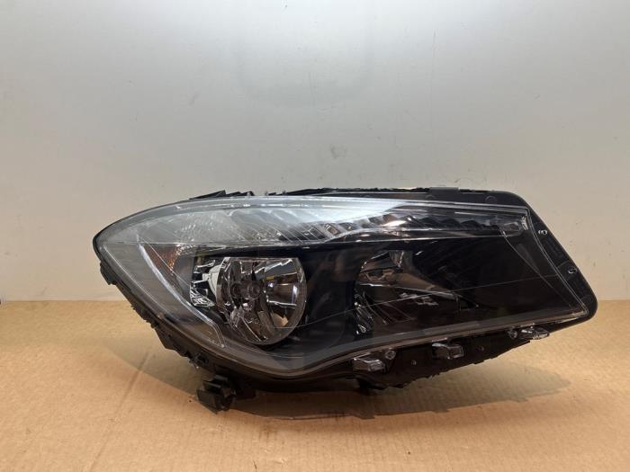 Reflektor prawy Mercedes CLA