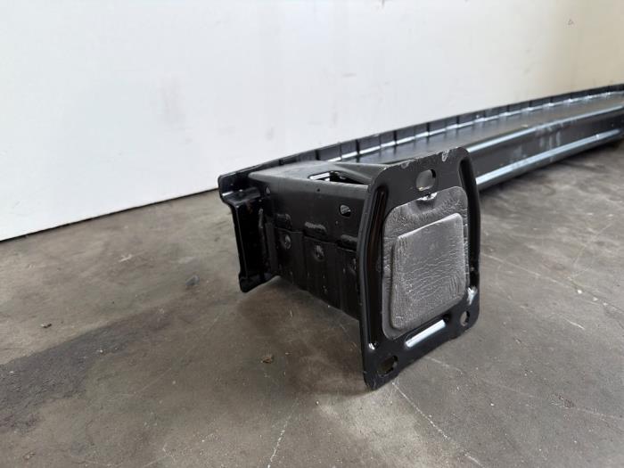 Chassisbalk achter Mercedes EQB