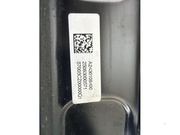 Chassisbalk achter Mercedes EQB