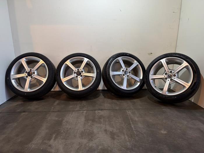 Jeu de jantes sport + pneus Mercedes CLS-Klasse